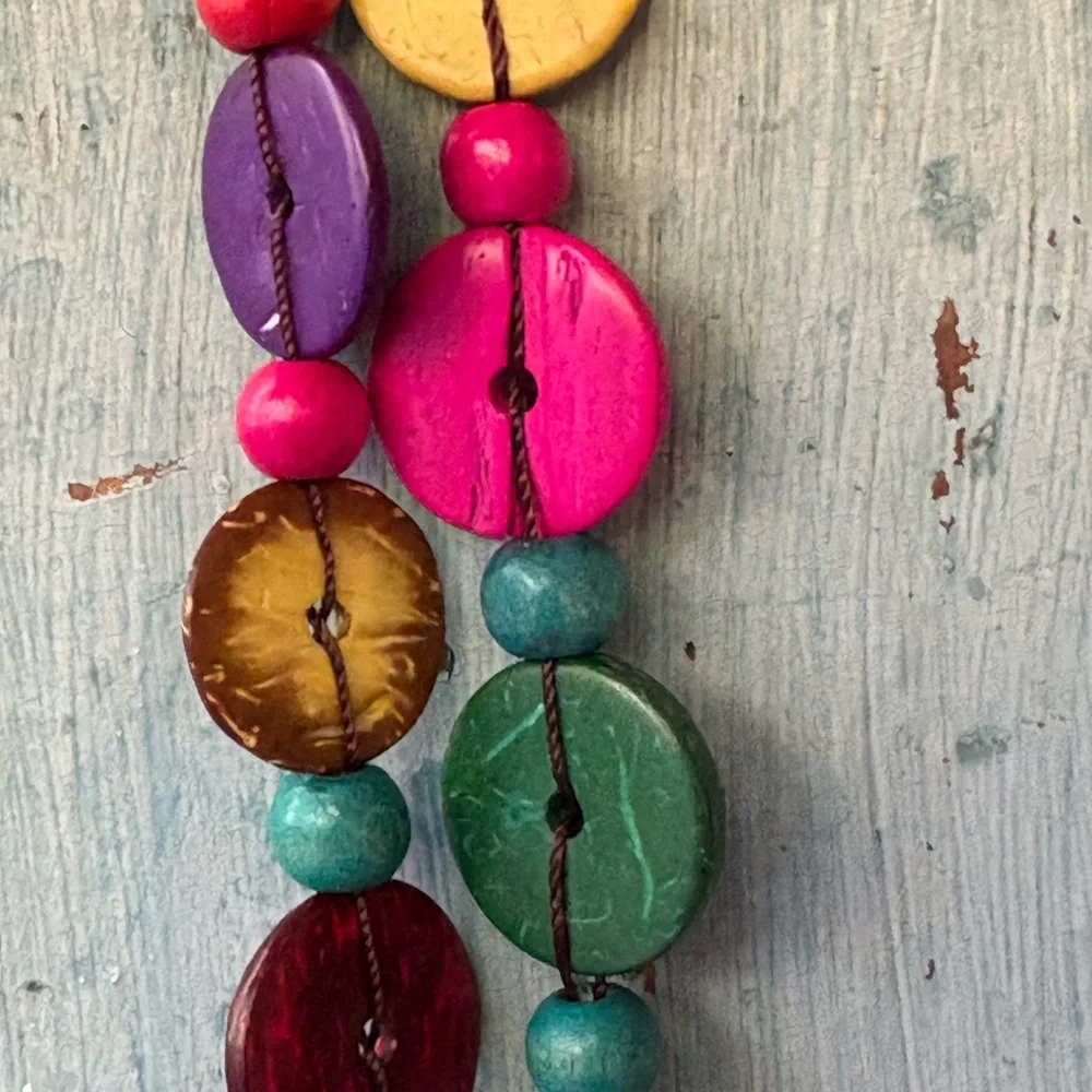 From Cape Town, South Africa a Very Colorful Beaded Necklace - Picture 4 of 10